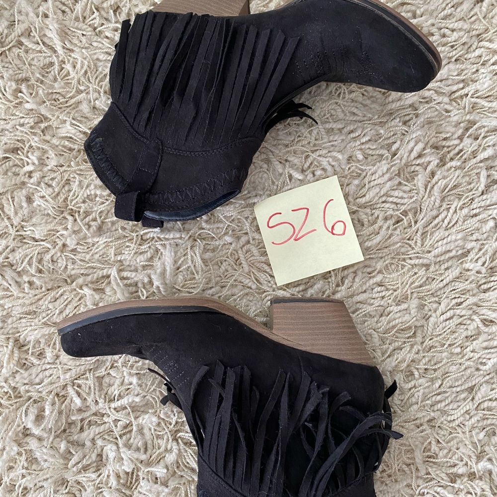 Forever 21 Faux Suede Fringe Ankle Boots Size 6